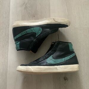 Nike Blazer Mid VNTG 'Snakeskin‎ Swoosh